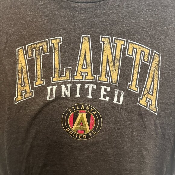 Atlanta United Medium T-Shirt heather gray fabric, logo on front - Picture 2 of 4